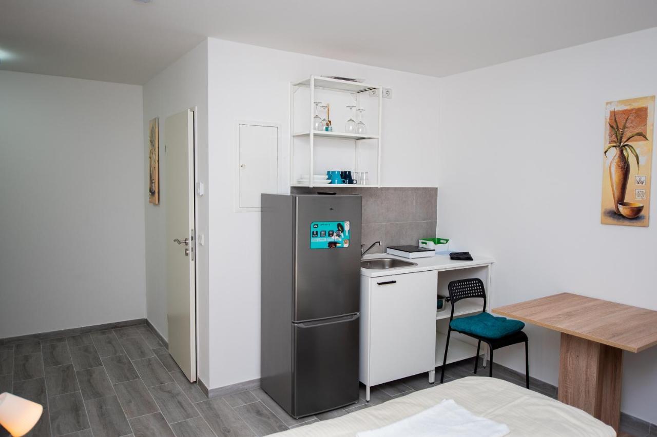 Modern Living Studio Kueche Netflix Inklusive Top Lage Nürnberg Exterior foto