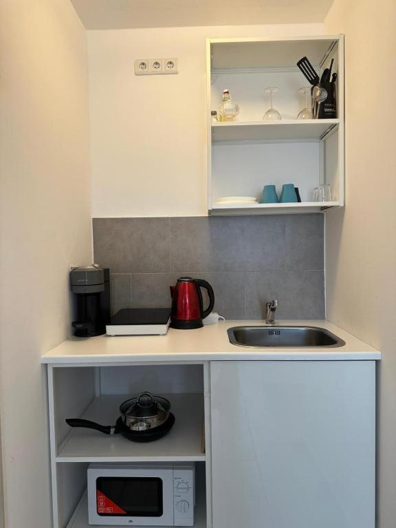 Modern Living Studio Kueche Netflix Inklusive Top Lage Nürnberg Exterior foto
